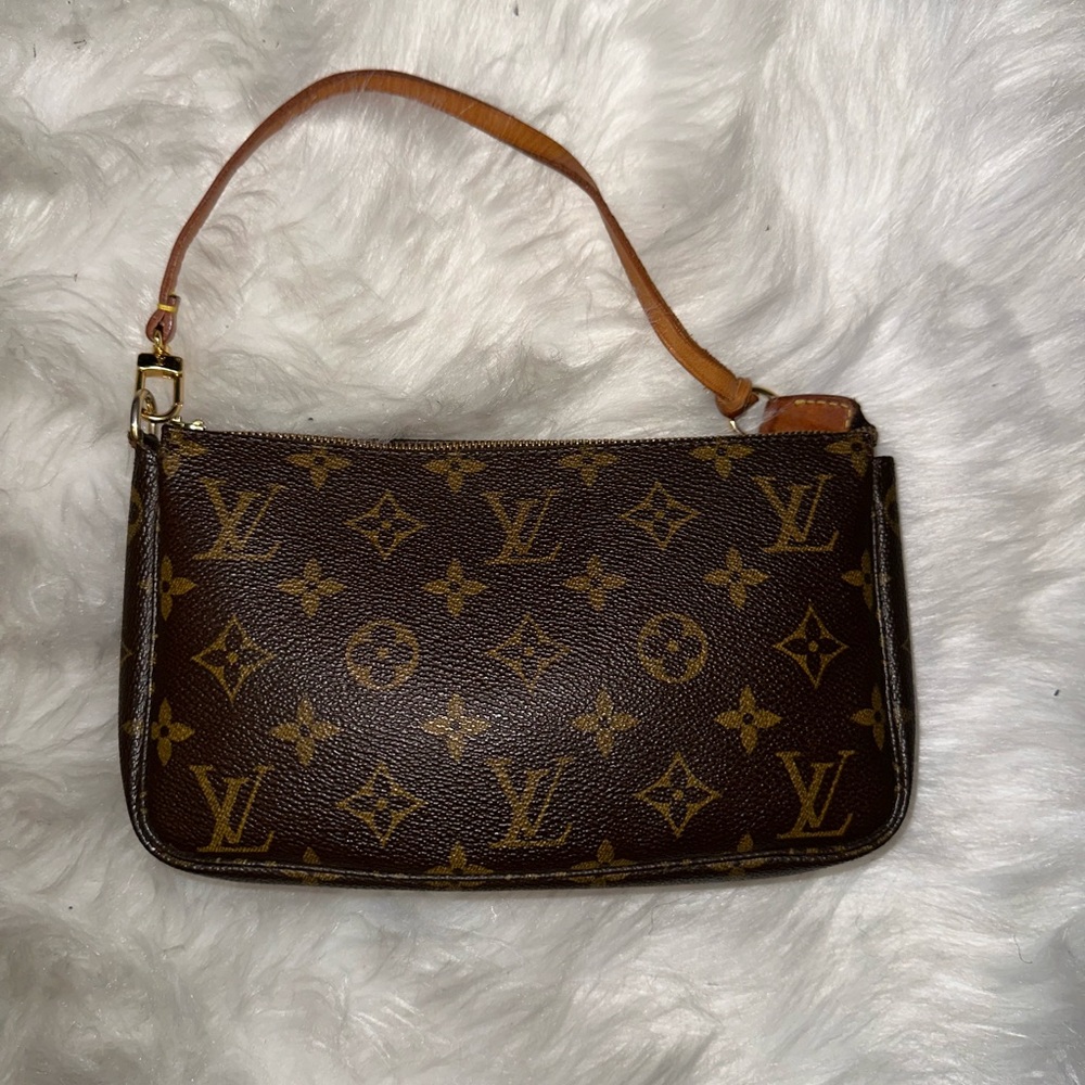 Louis Vuitton Pochette